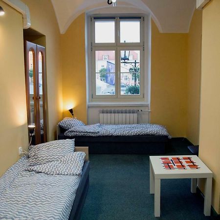 Hostel Staromiejski غنيزنو المظهر الخارجي الصورة