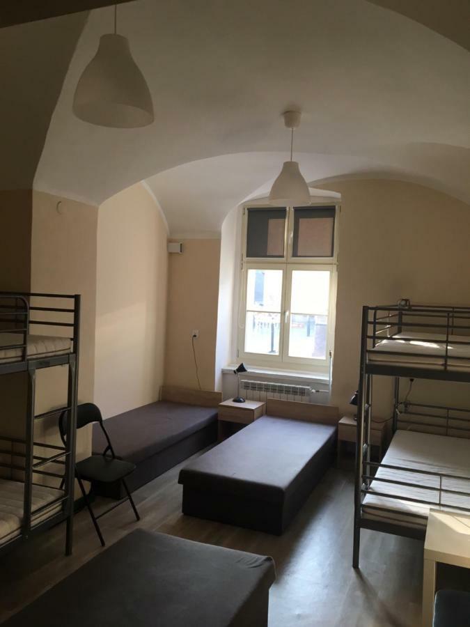 Hostel Staromiejski غنيزنو المظهر الخارجي الصورة