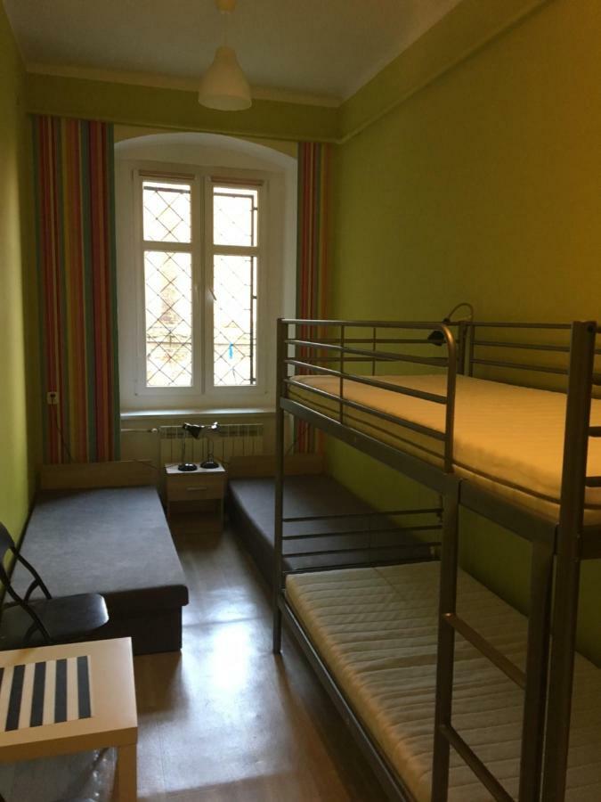 Hostel Staromiejski غنيزنو المظهر الخارجي الصورة
