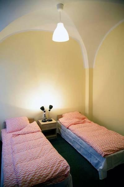 Hostel Staromiejski غنيزنو المظهر الخارجي الصورة